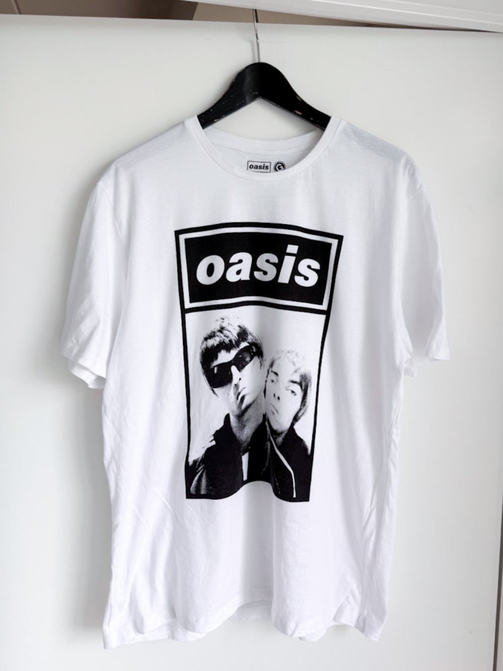 Oasis Band Tee White Graphic T-Shirt Mens L Liam Noel Gallagher Mad Engine